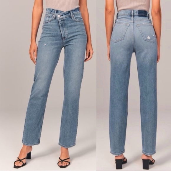 A+F Curve Love The ‘90s Straight Ultra High Rise Crossover Tab Light Wash Jeans - Picture 1 of 9